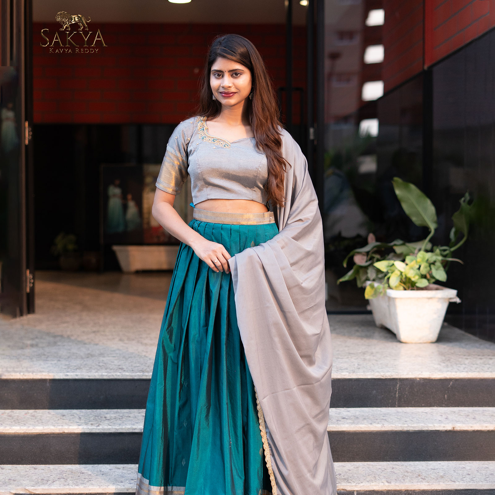 Simple Gadwala Pattu Lahenga Pair with Handcrafed Work